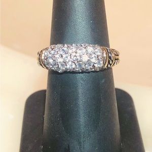 💕Beautiful White Round Cut Zircon Cluster Set Stones & Silver Rope Style Band.